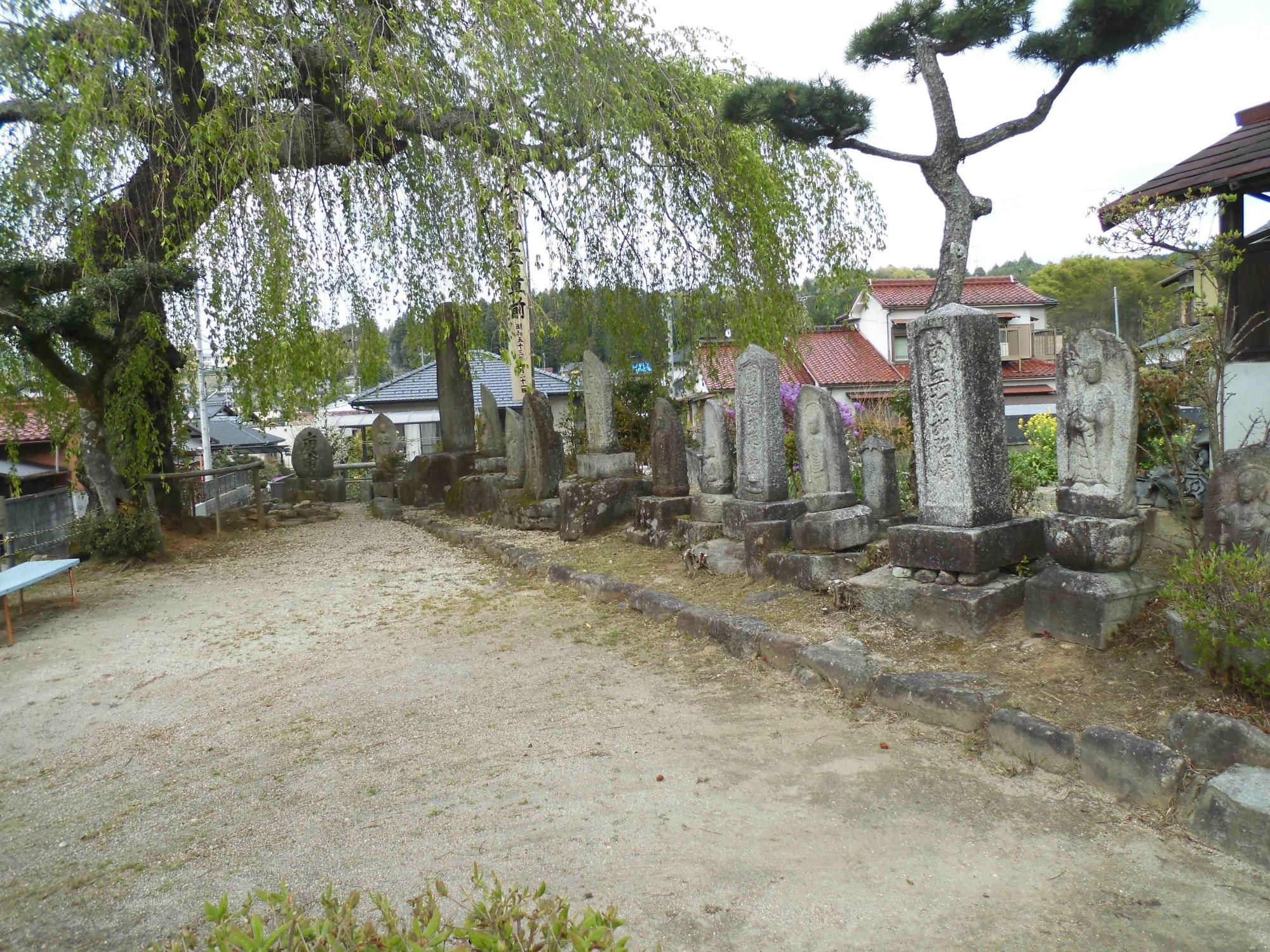 子野 石仏群