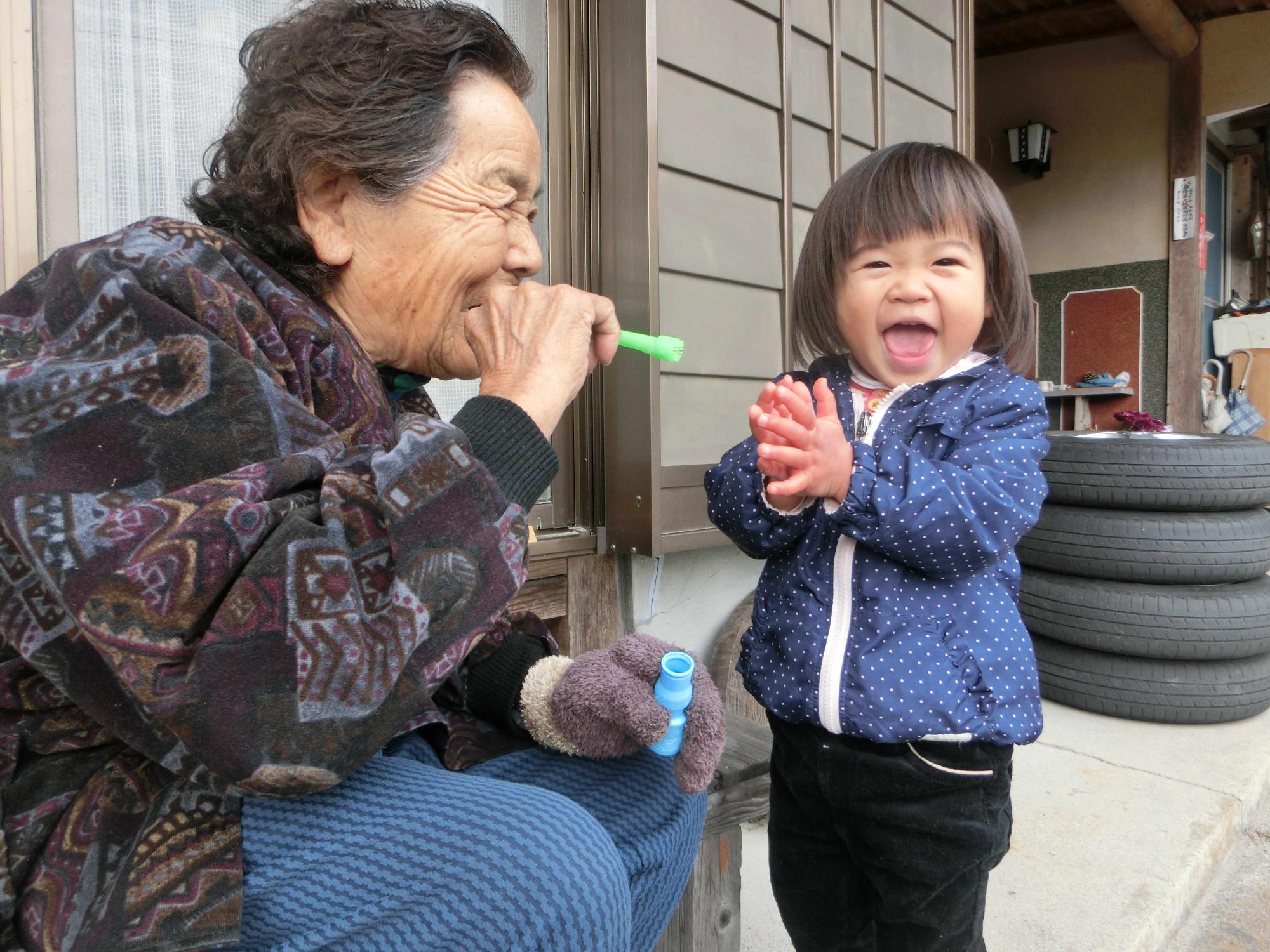 ひいおばあちゃんとシャボン玉