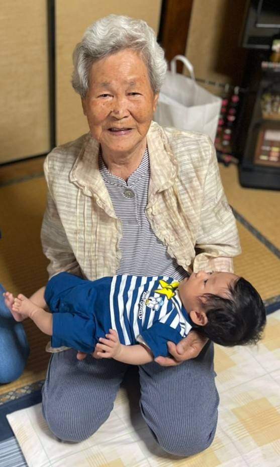 93歳と0歳~初玄孫との2ショット〜