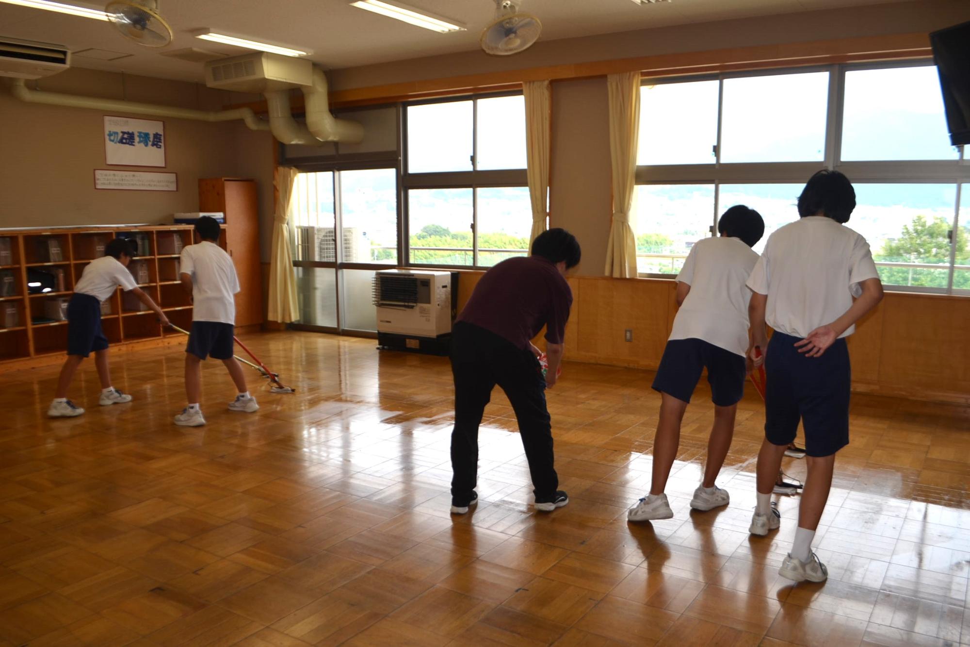 う〜たん　取り置き中 260716 大掃除・ワックスがけ／中津川市