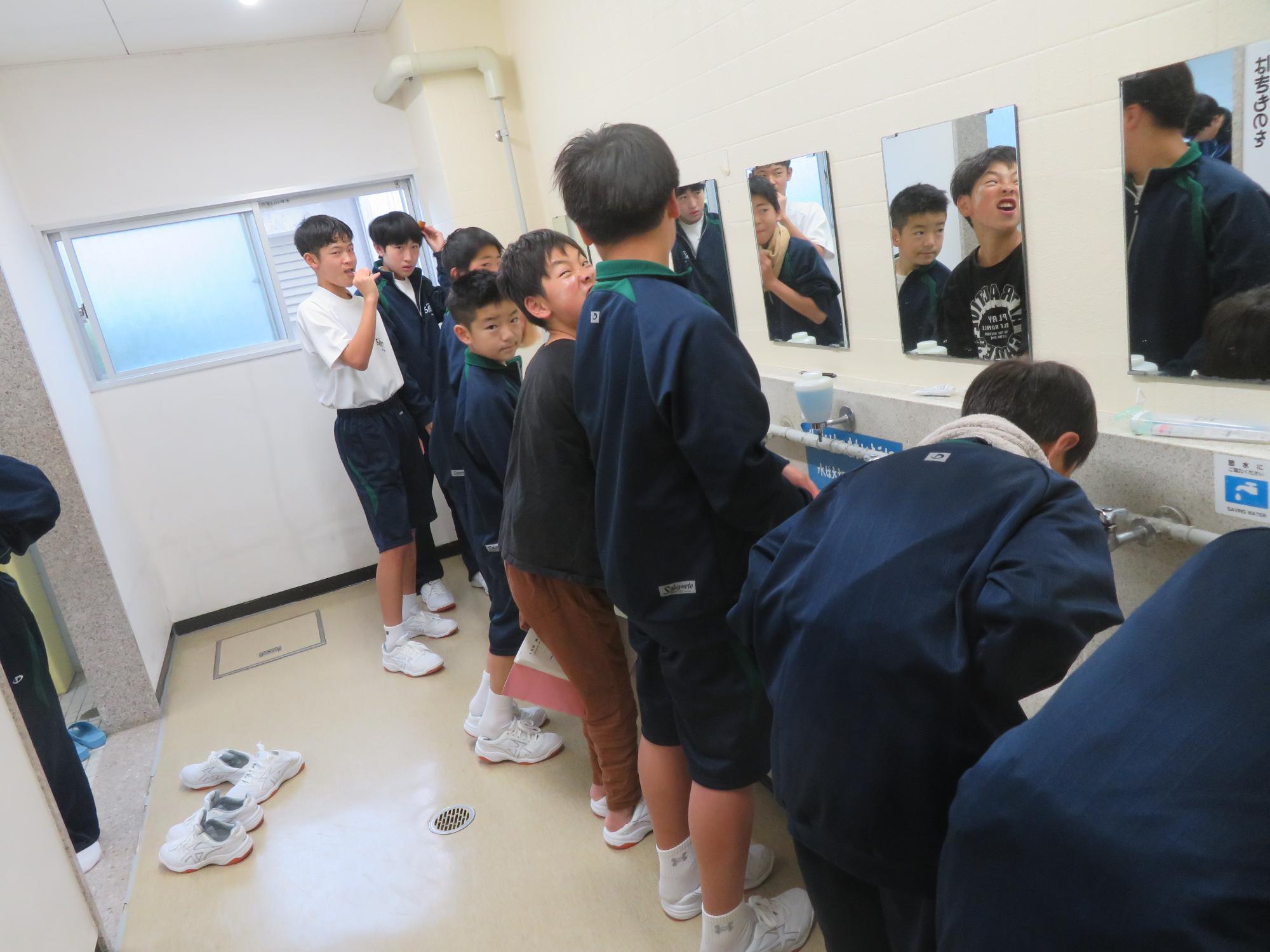 研修中 苗木研修でBRUSH UP2（1年生）／中津川市