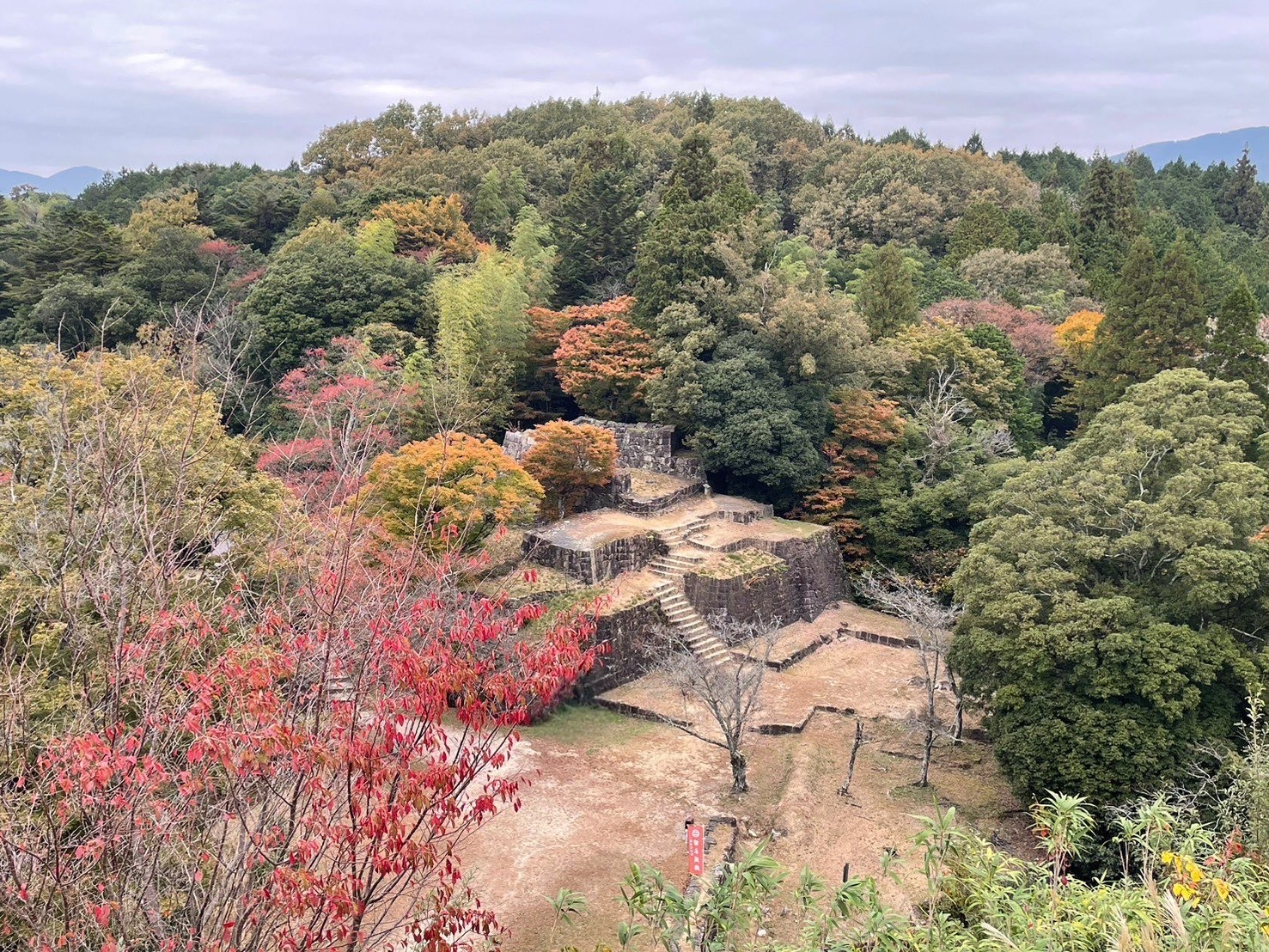 苗木城跡が紅葉を迎えている様子1