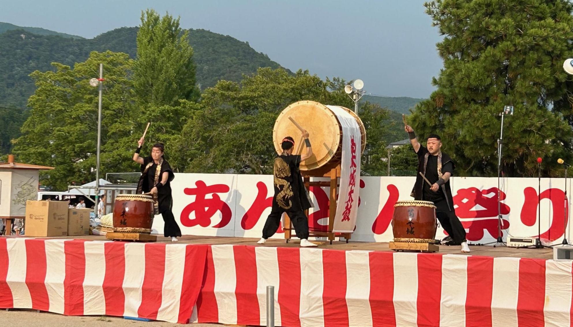 苗木城太鼓保存会による開幕太鼓