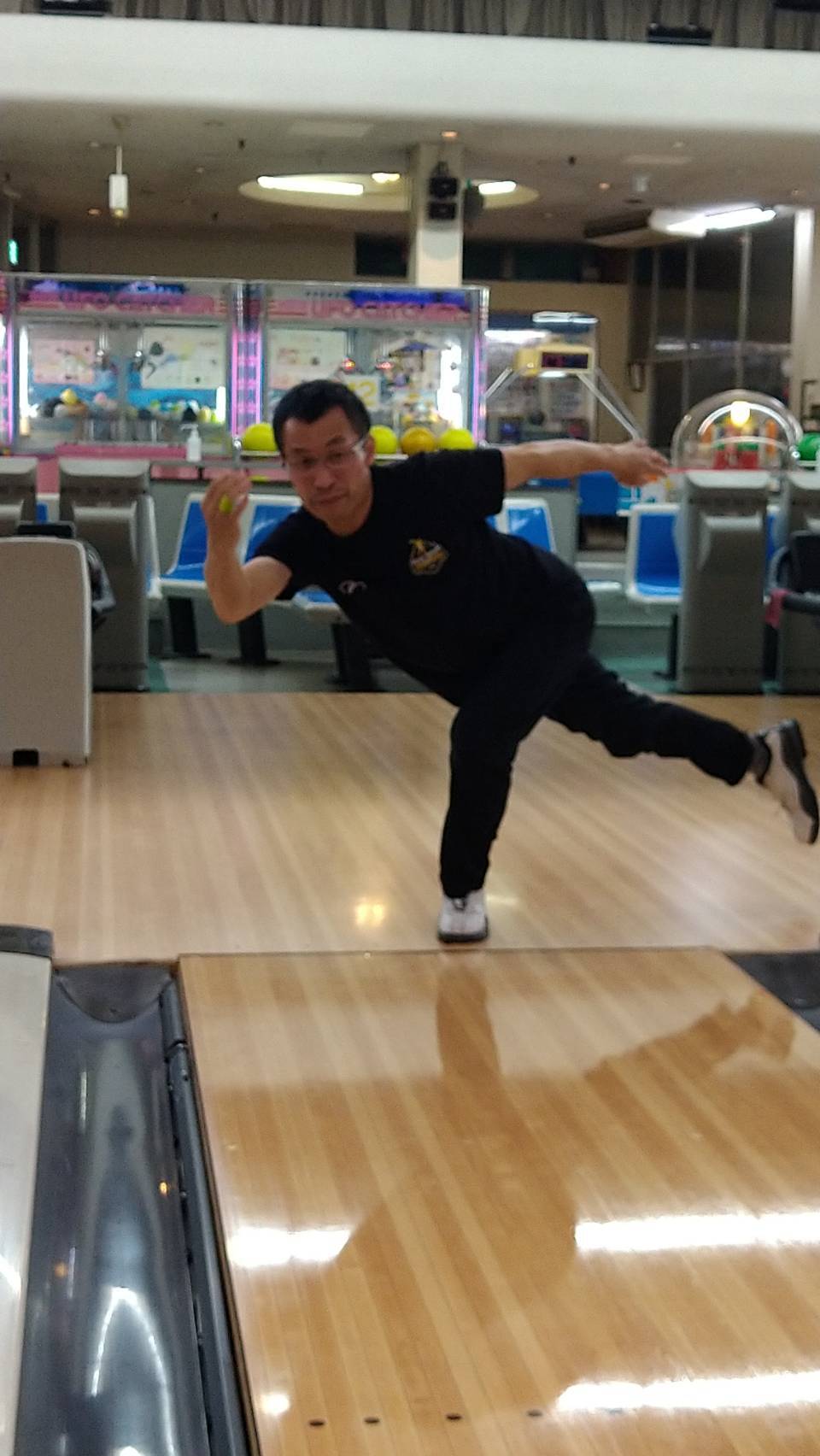 吉村直人さんのボウリング姿