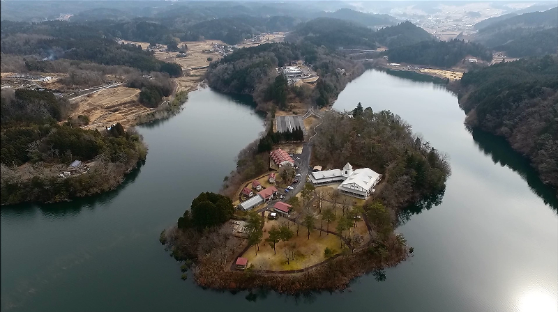 上空から見た阿木川湖畔の公園全景