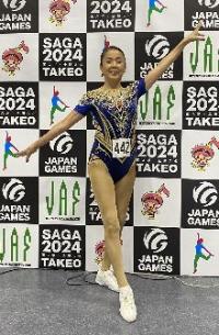 ポーズを決める金子早苗選手の画像