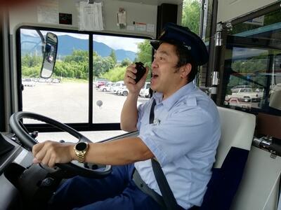 バス運転手の画像