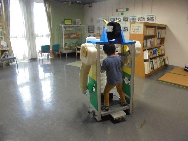 ロボットに乗って遊ぼう.jpg