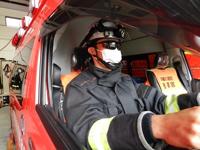 消防車両運転手サングラス着用イメージ