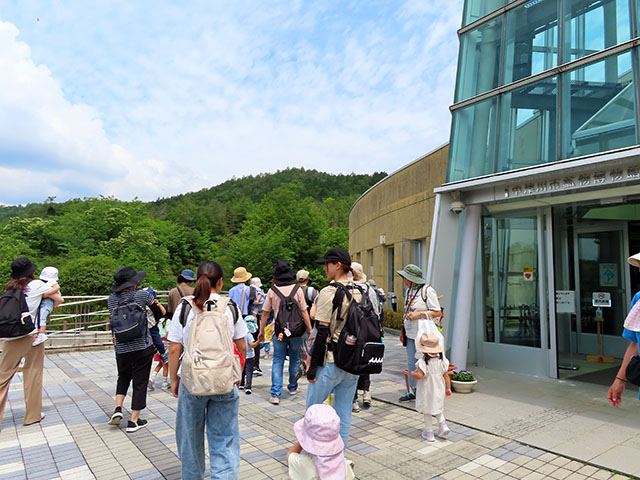 お散歩に出発