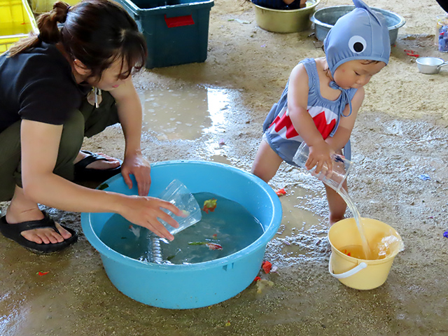 お水くみ