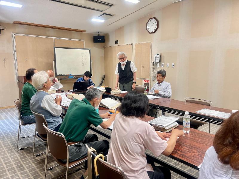 最初のあいさつをする加藤講師