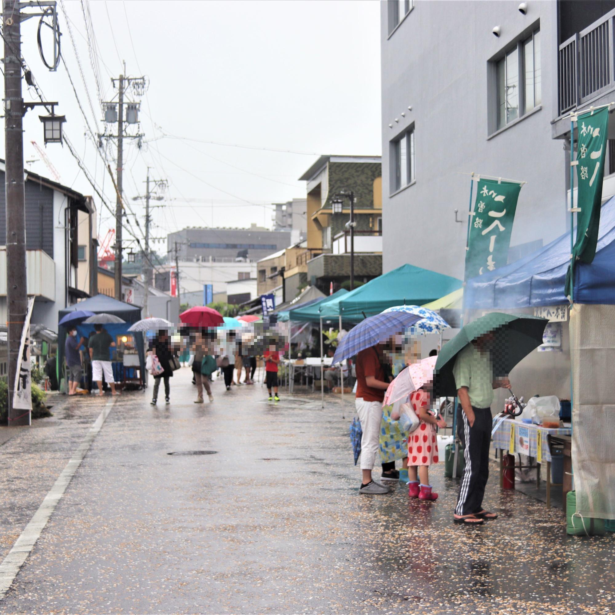 六斎市の様子