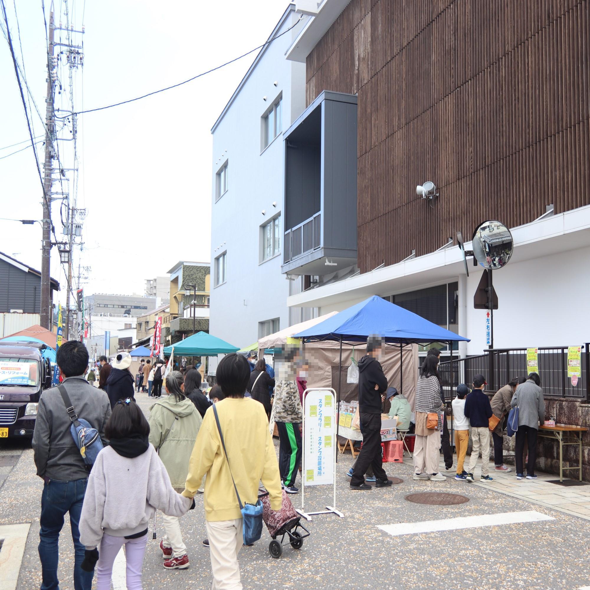 六斎市の様子1