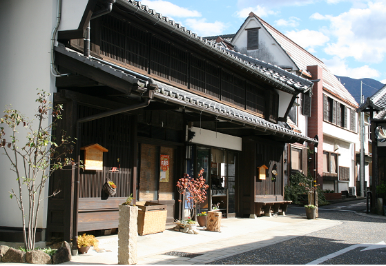 うだつのある家中川家