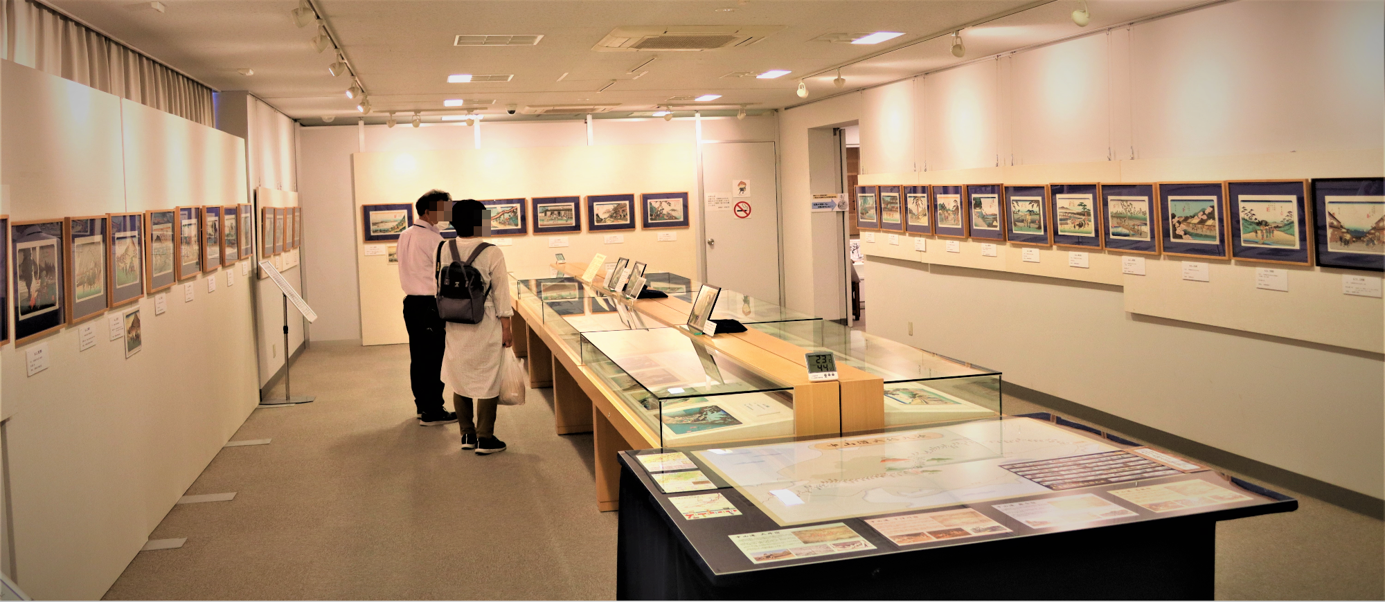 六斎市の様子 企画展示室