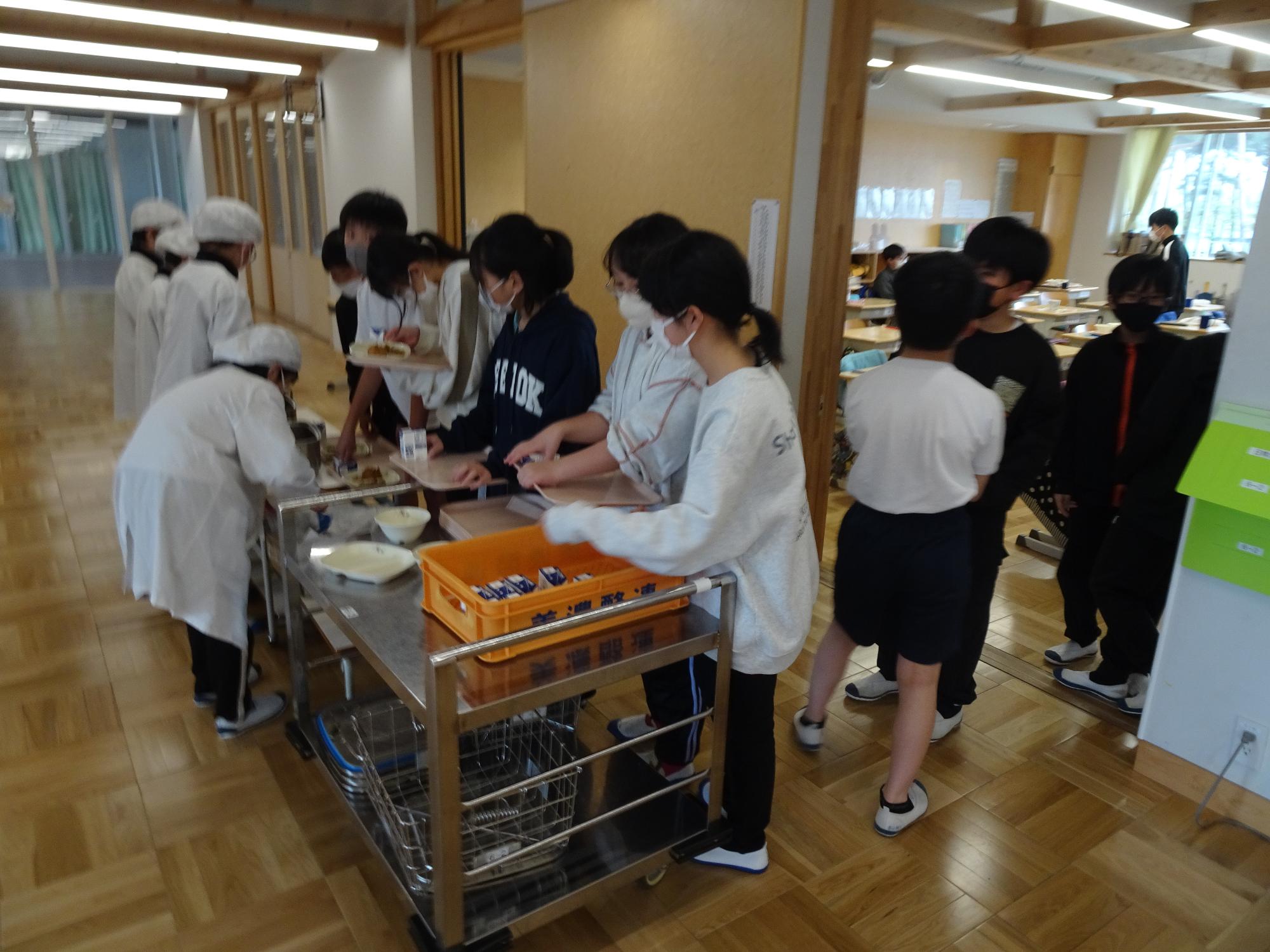 給食時間