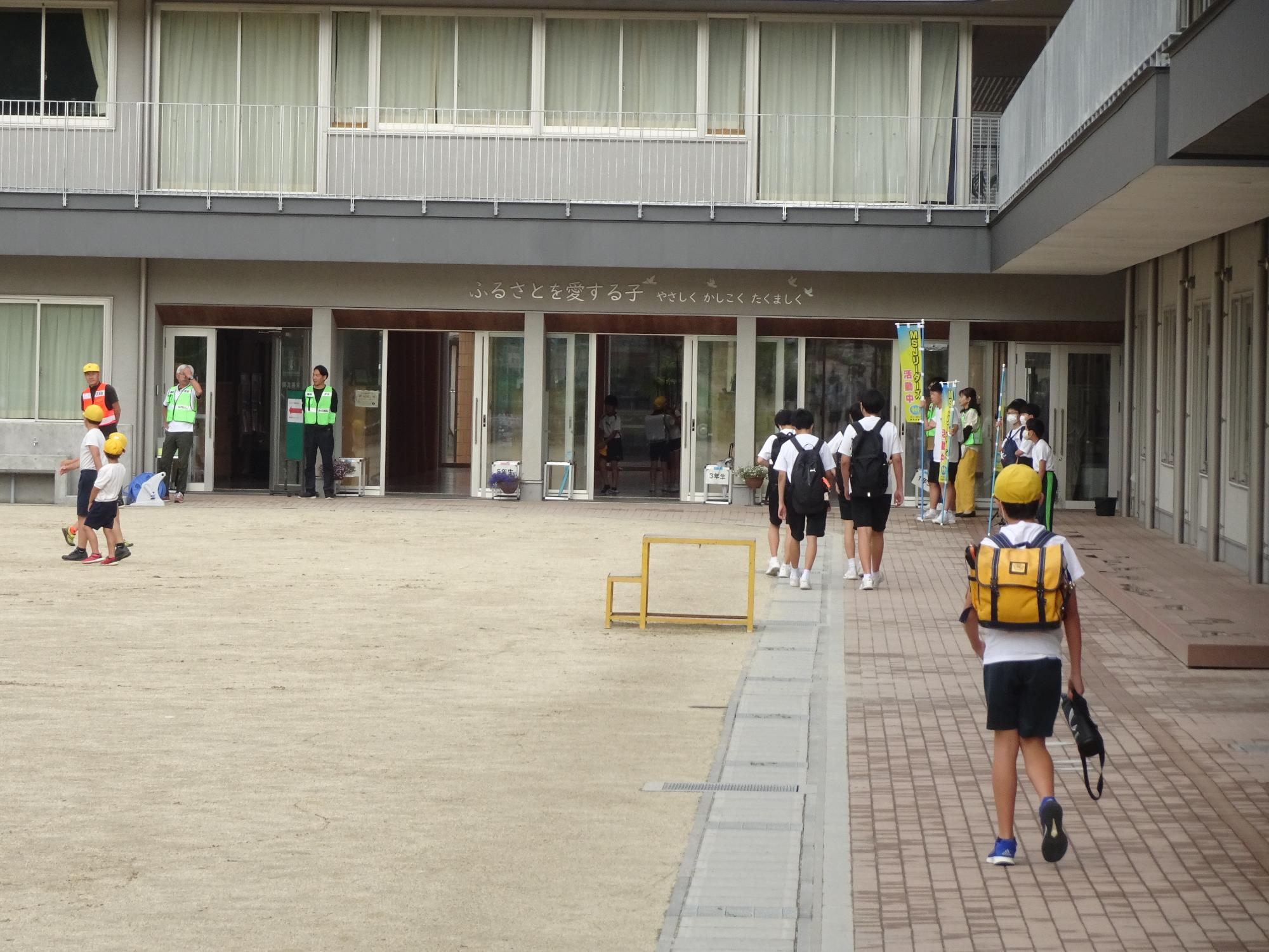 挨拶運動
