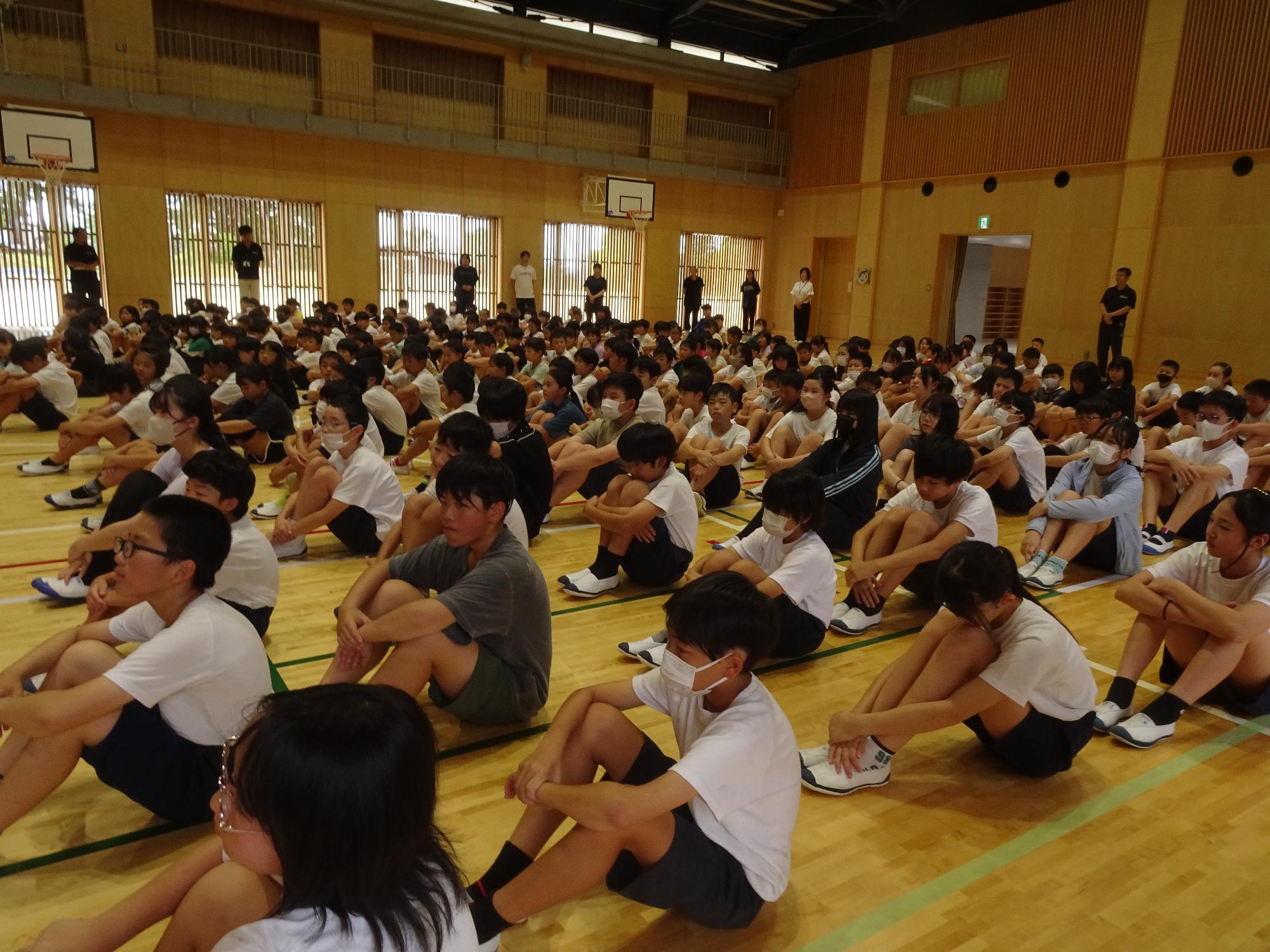 全校集会の様子