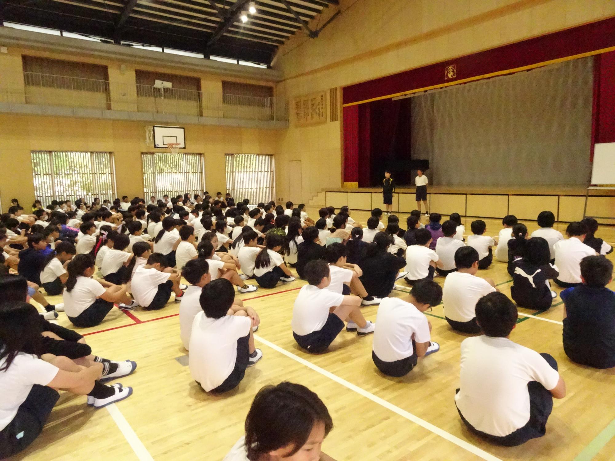 集会の整列の様子