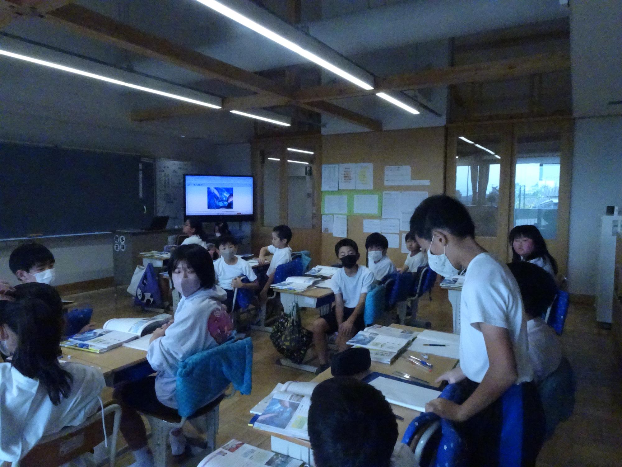 発言する子ども