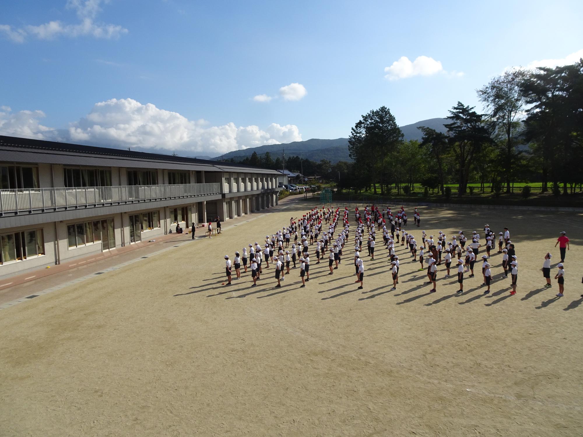 全校練習の整列