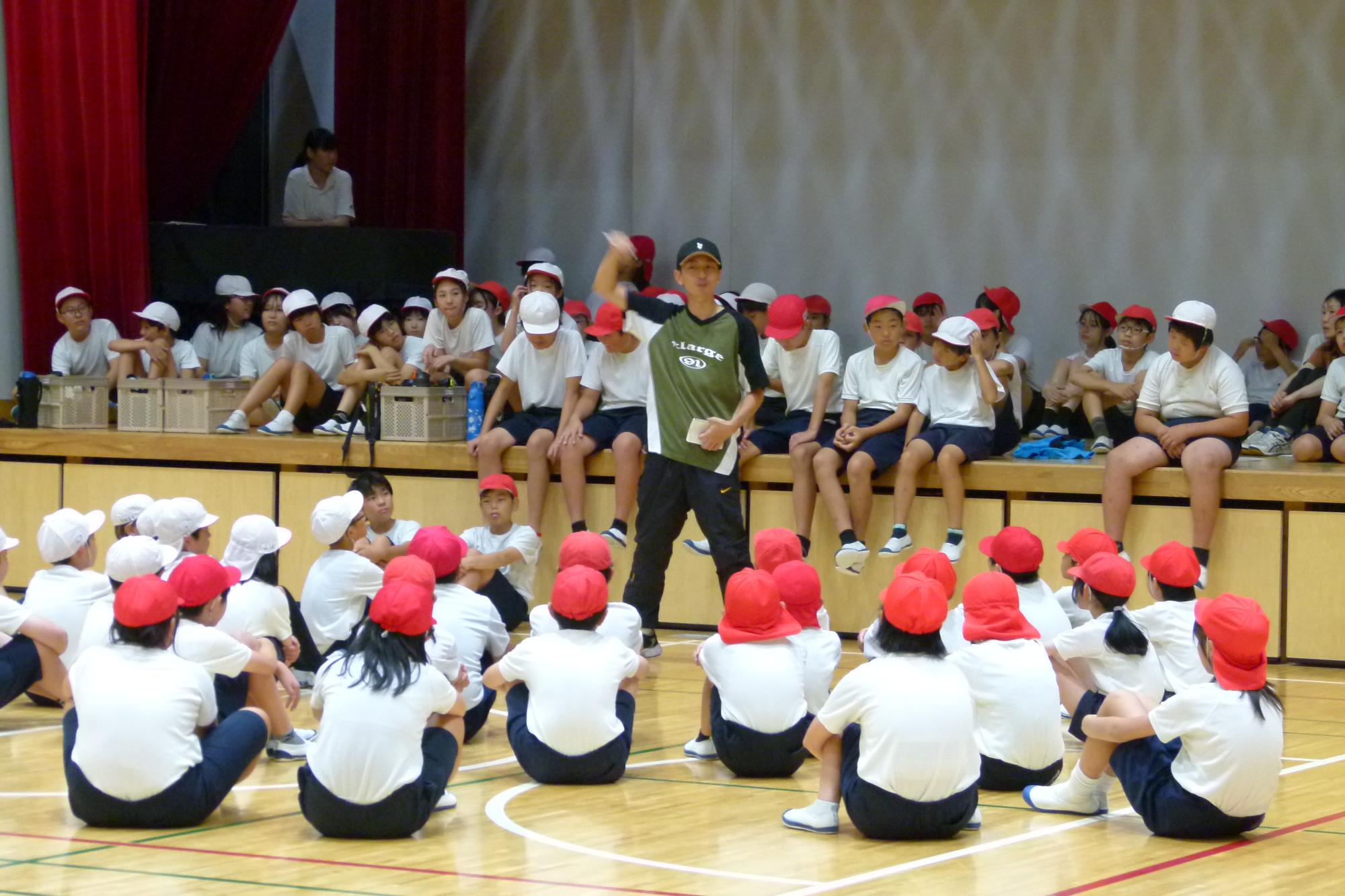 指導を受ける子ども