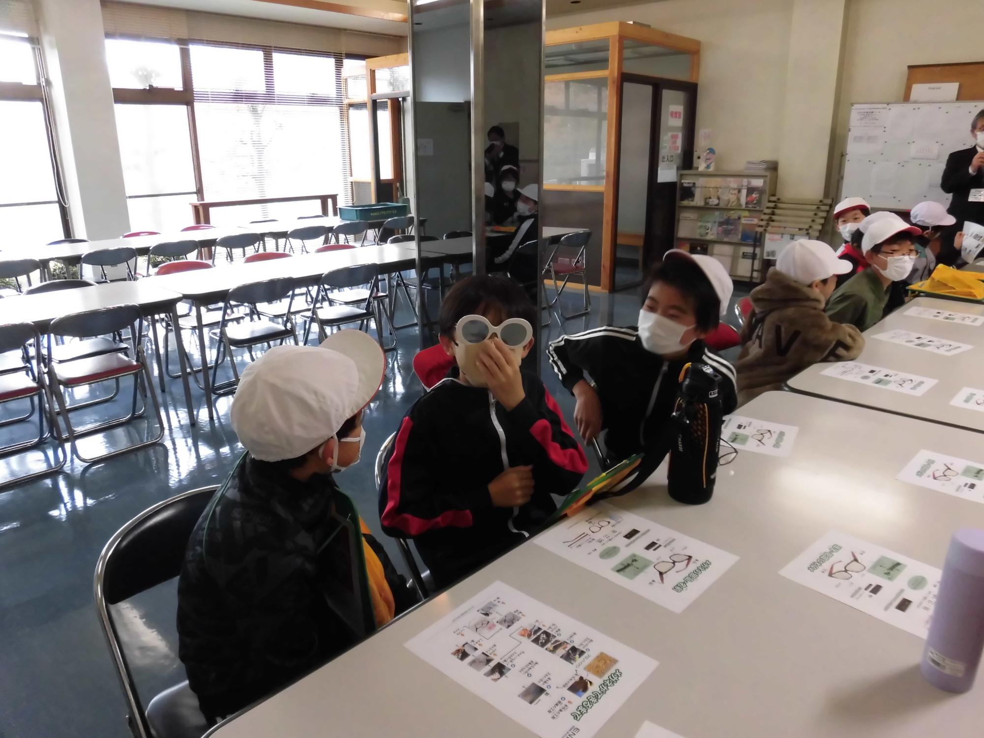 眼鏡をかけてみた