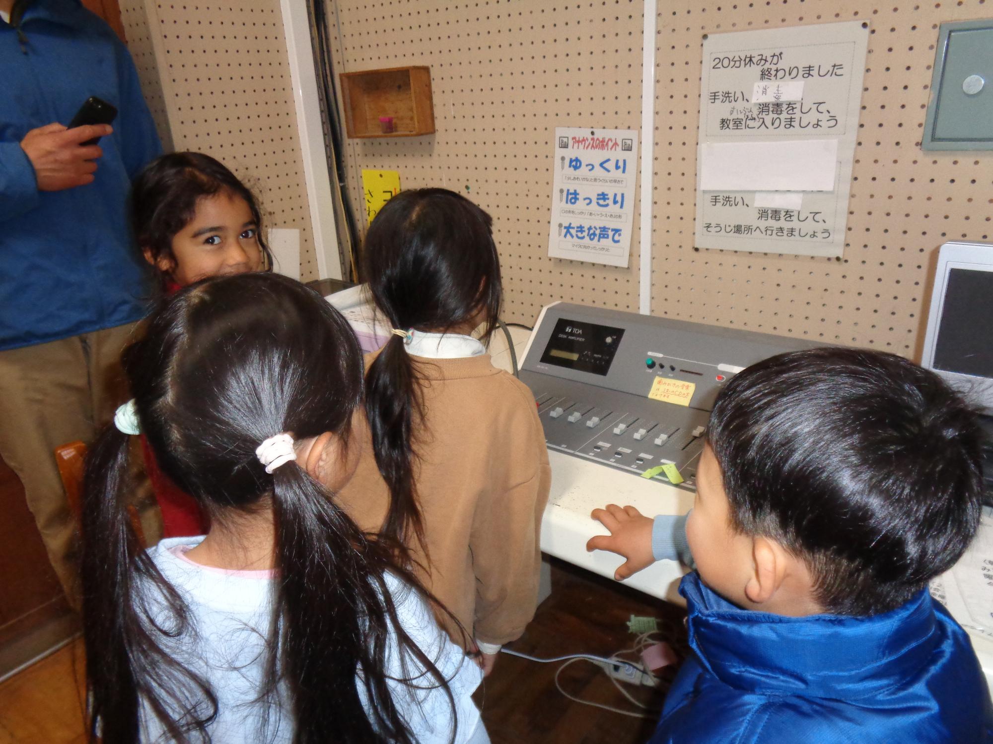 アナウンサーになる