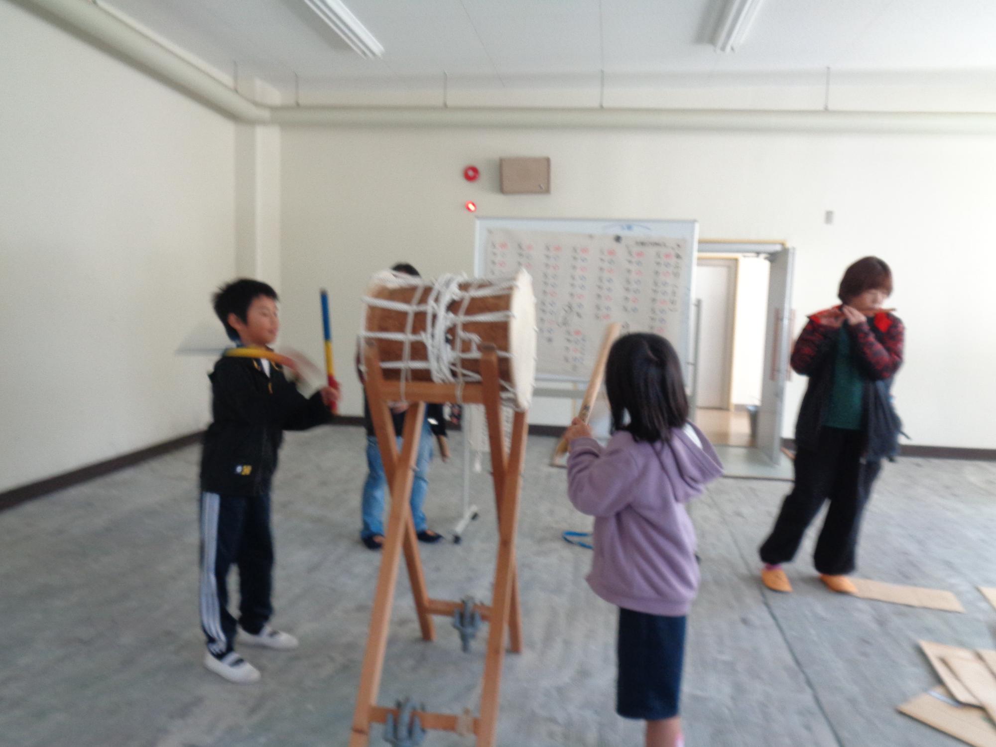 たいこをどんどん