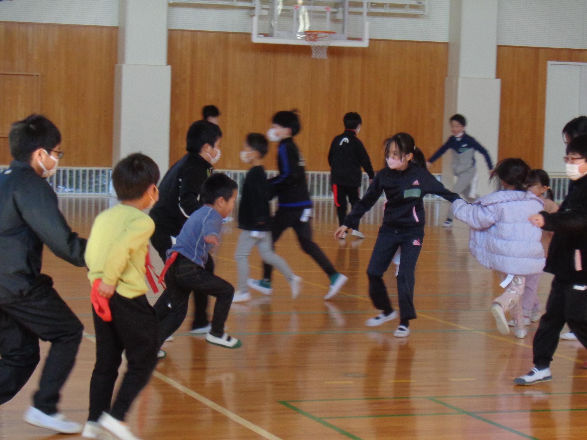 しっぽとりおに1