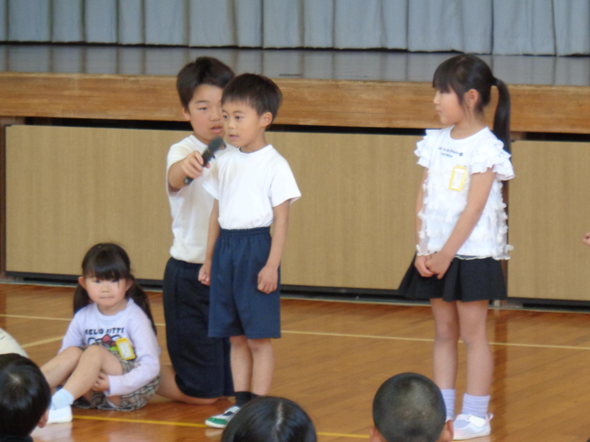 名前と好きなものを発表
