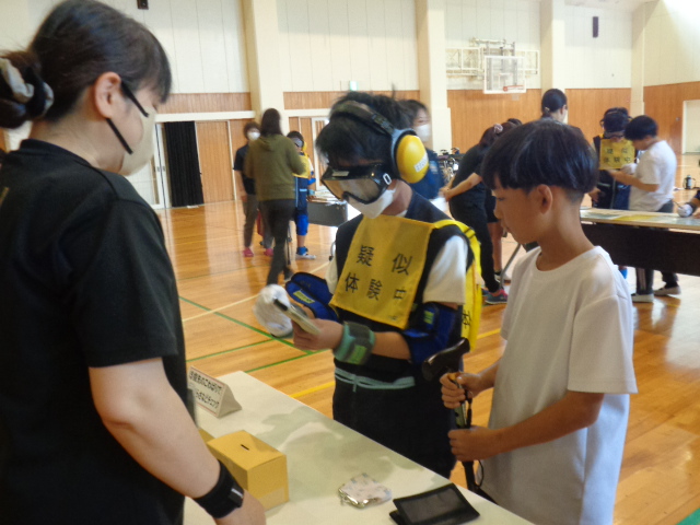 財布をあける お金を出す