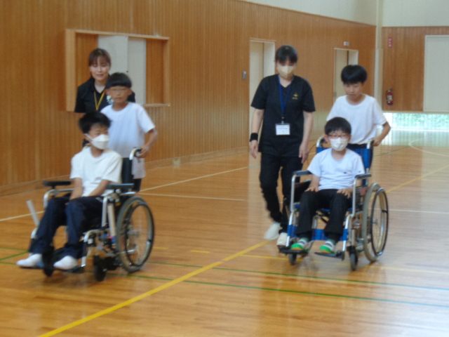 車いすの介助