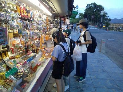 お土産を買います