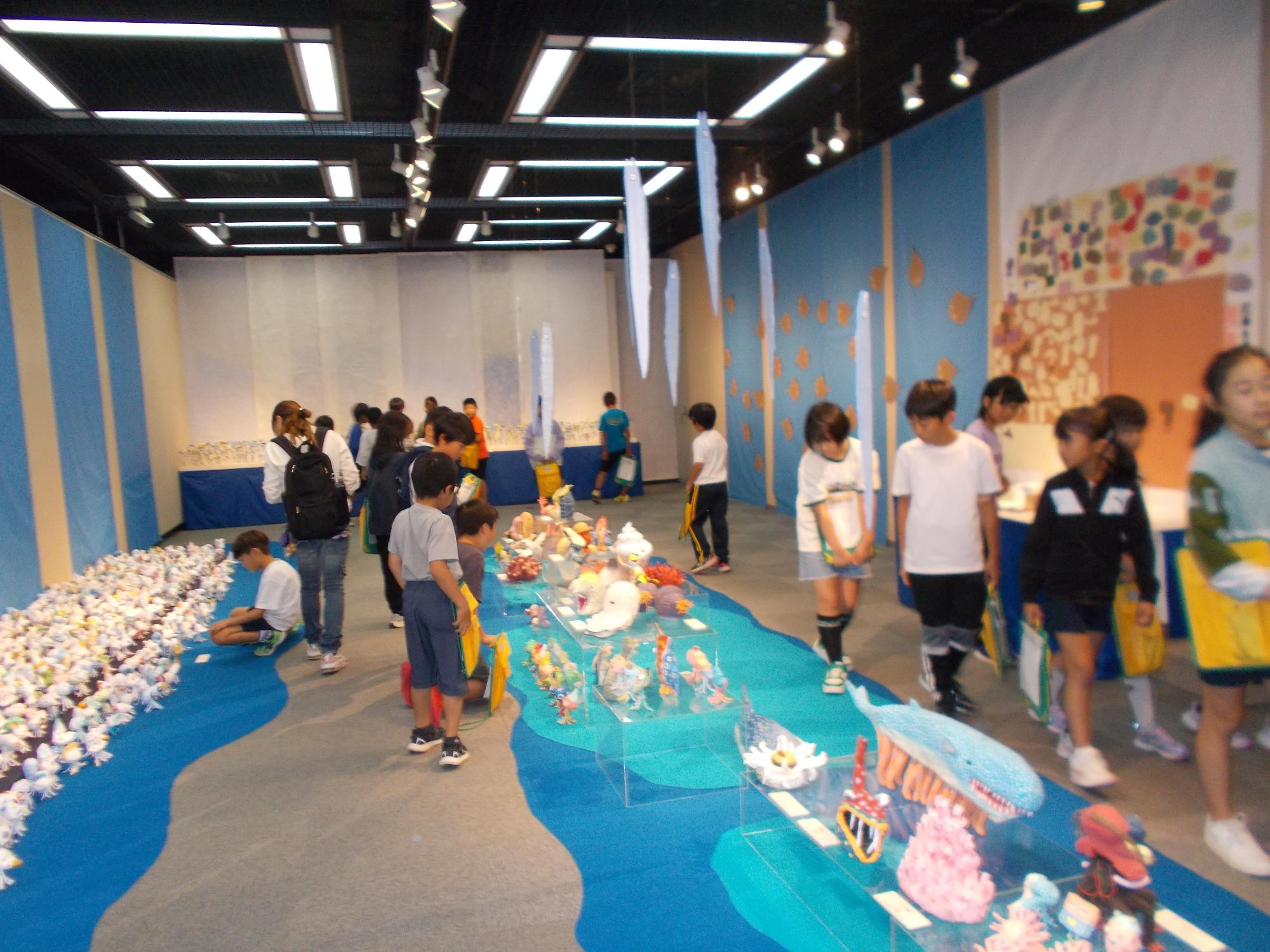展示をみます