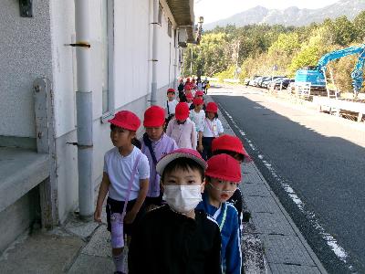 頑張って歩きます