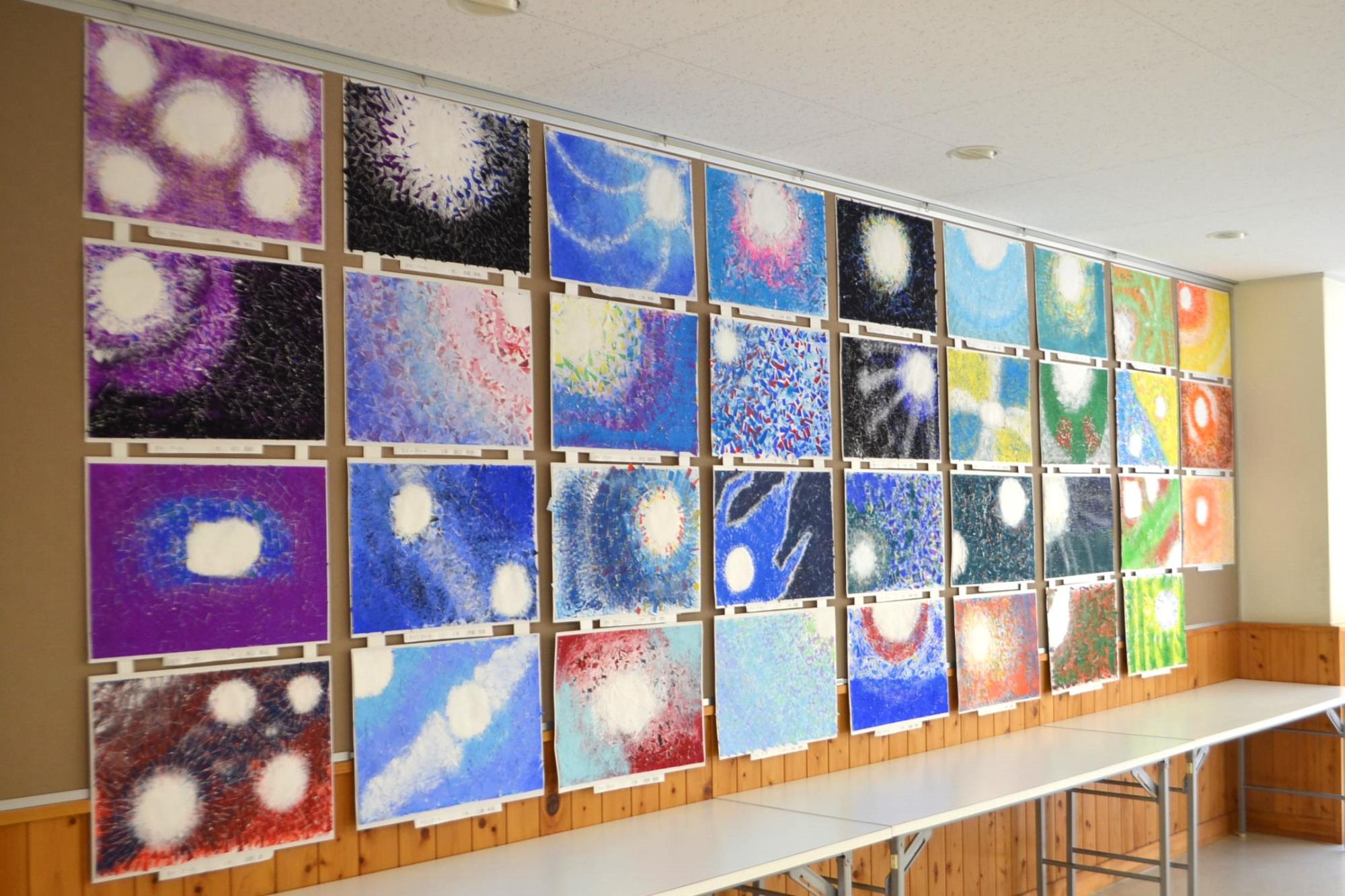 廊下の左側の作品