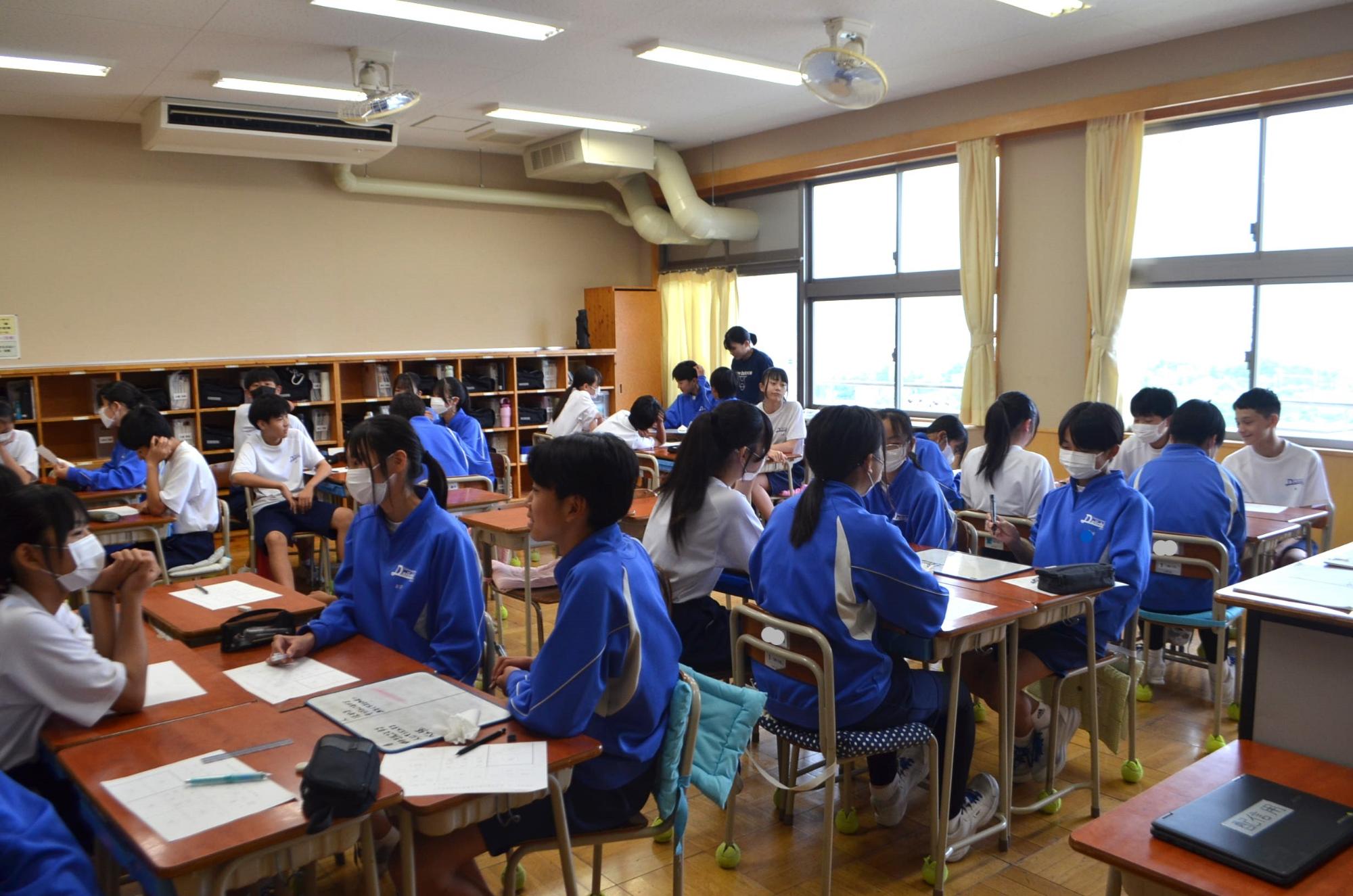 2年生の意見交流の様子
