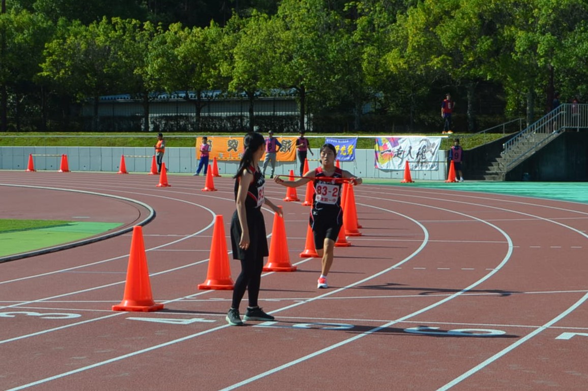 女子2区から3区へ