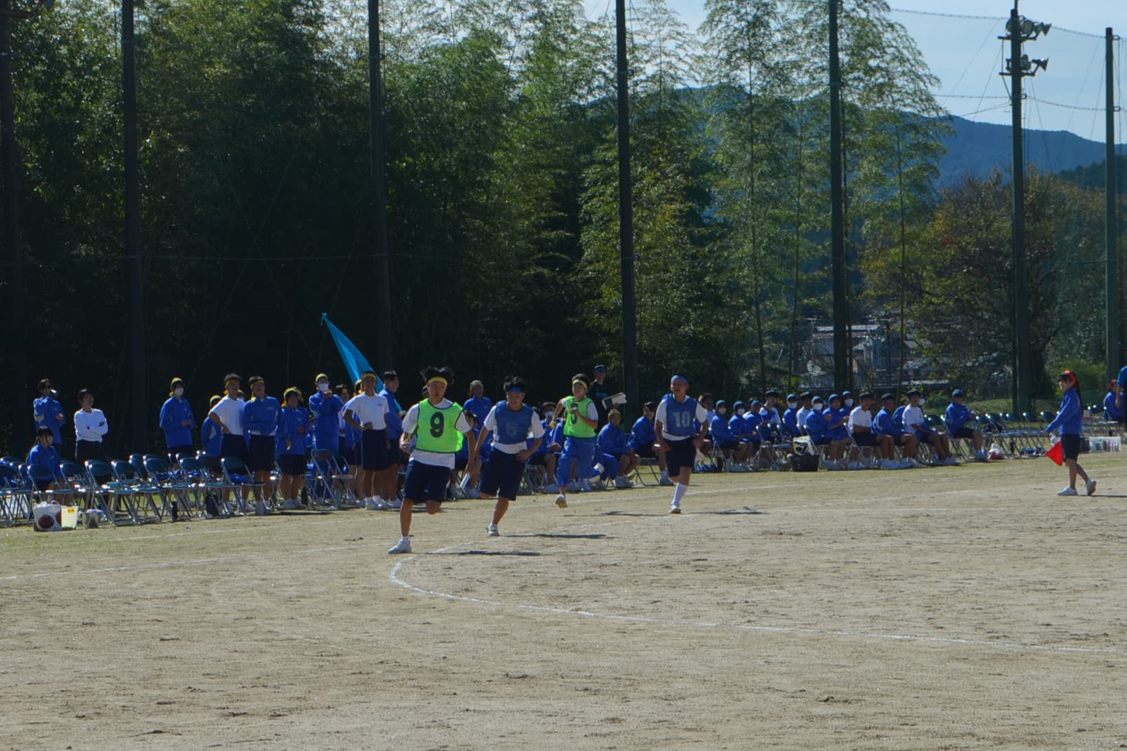 リレーのアンカーの力走