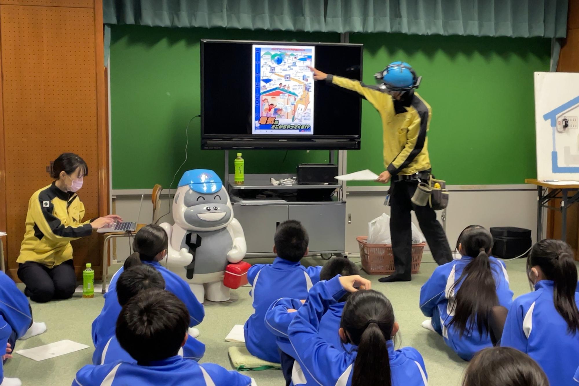 説明する講師の様子