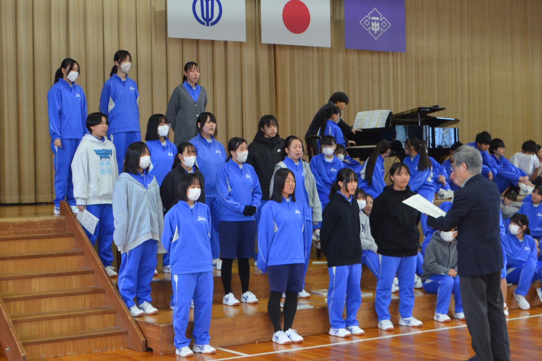 指導を受ける生徒の様子