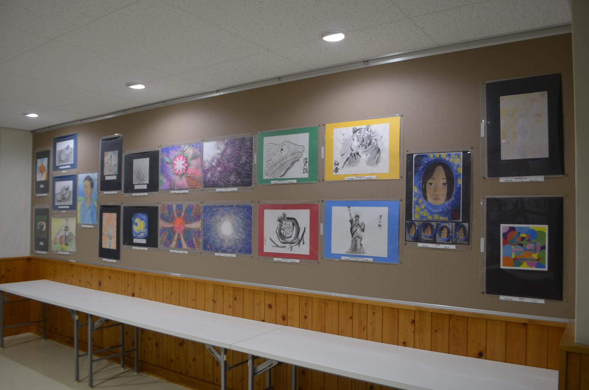 色鮮やかな展示作品です