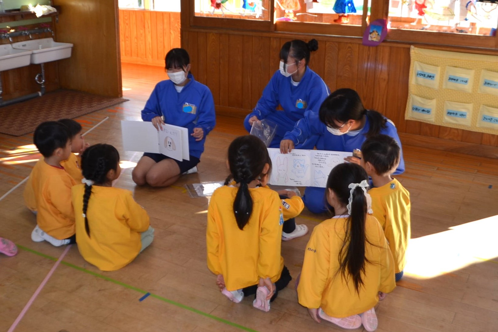 読み聞かせの様子2