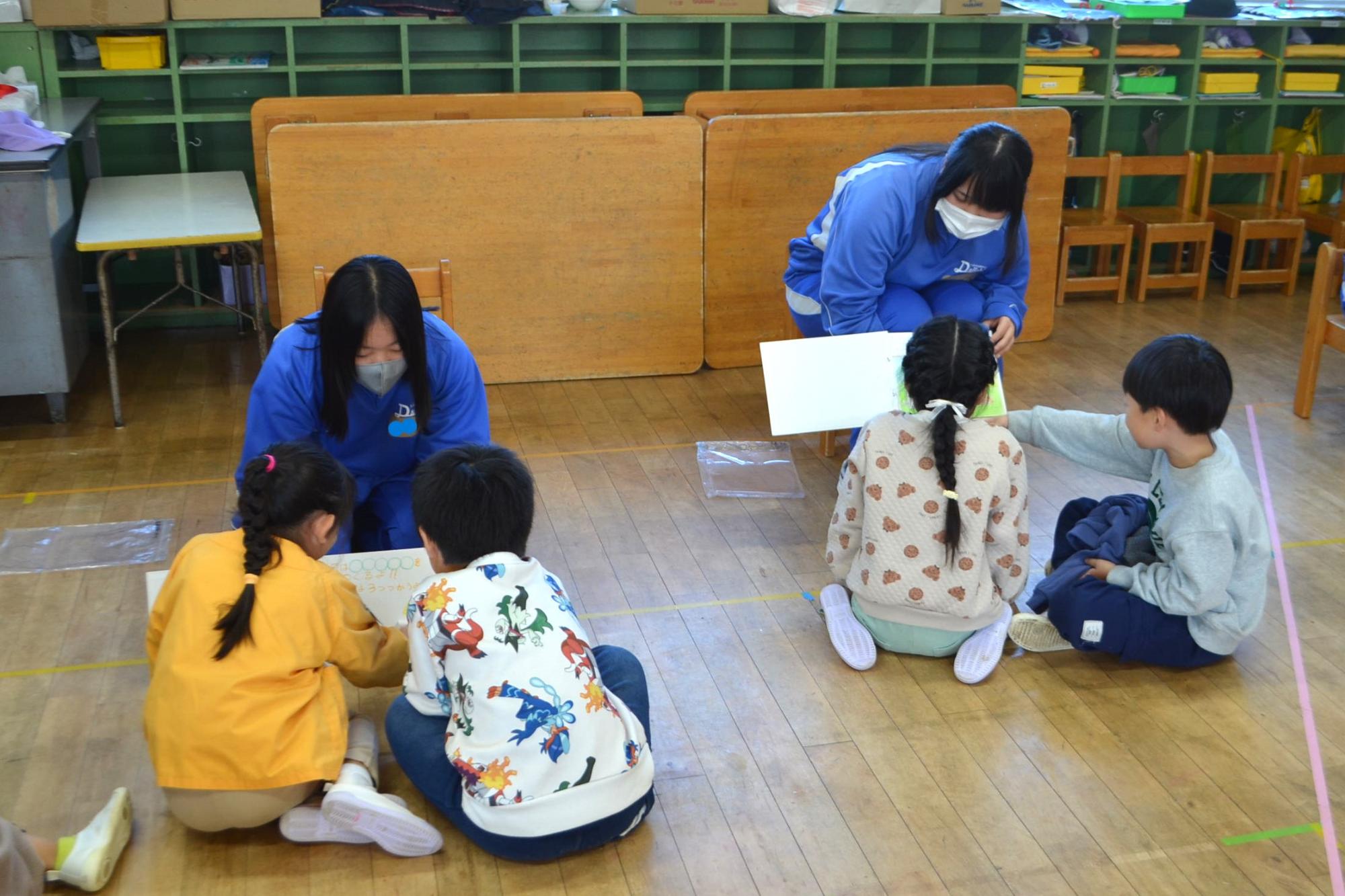 読み聞かせの様子5