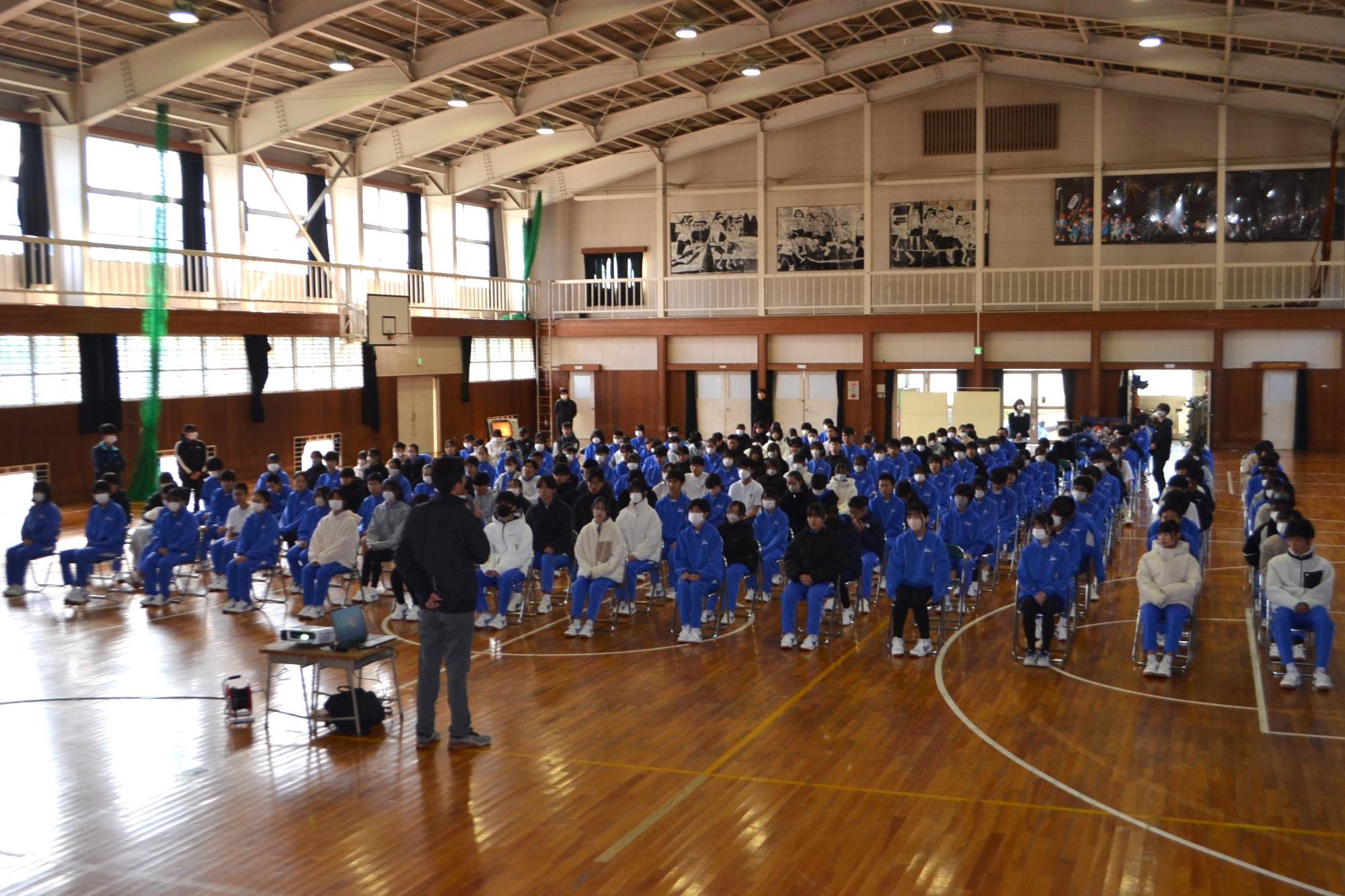 集会全体の様子