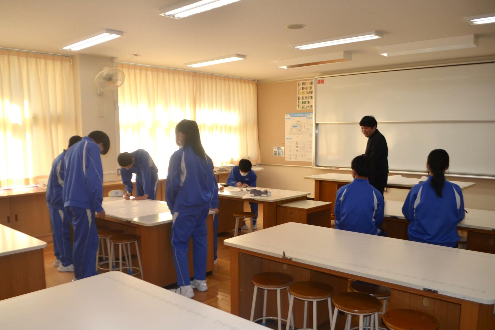 作業をする生徒の様子