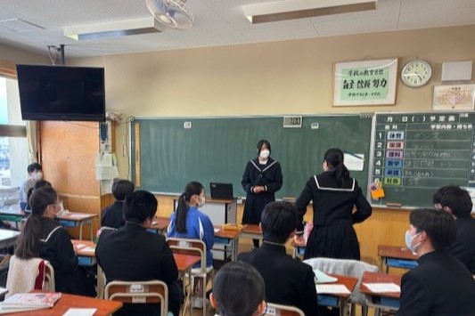 代議員の話し合いをしています