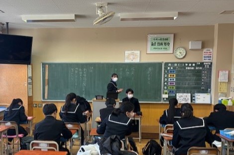 生徒間の話し合いの様子